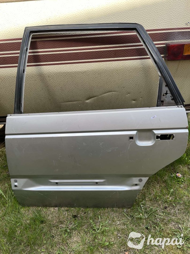 Дверь левая задняя Volkswagen Passat B3