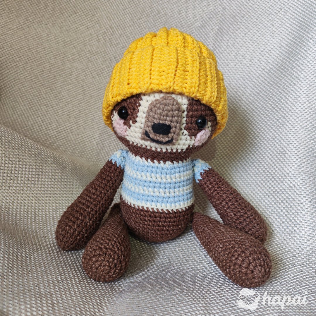 Вязаная игрушка ленивец Рави