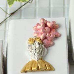 Шкатулка «Девочка с шарами»